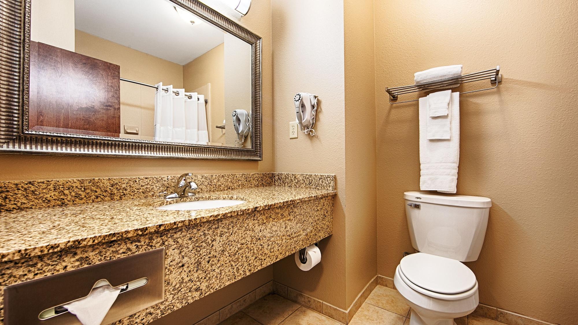 Best Western Plus Louisa Exterior photo