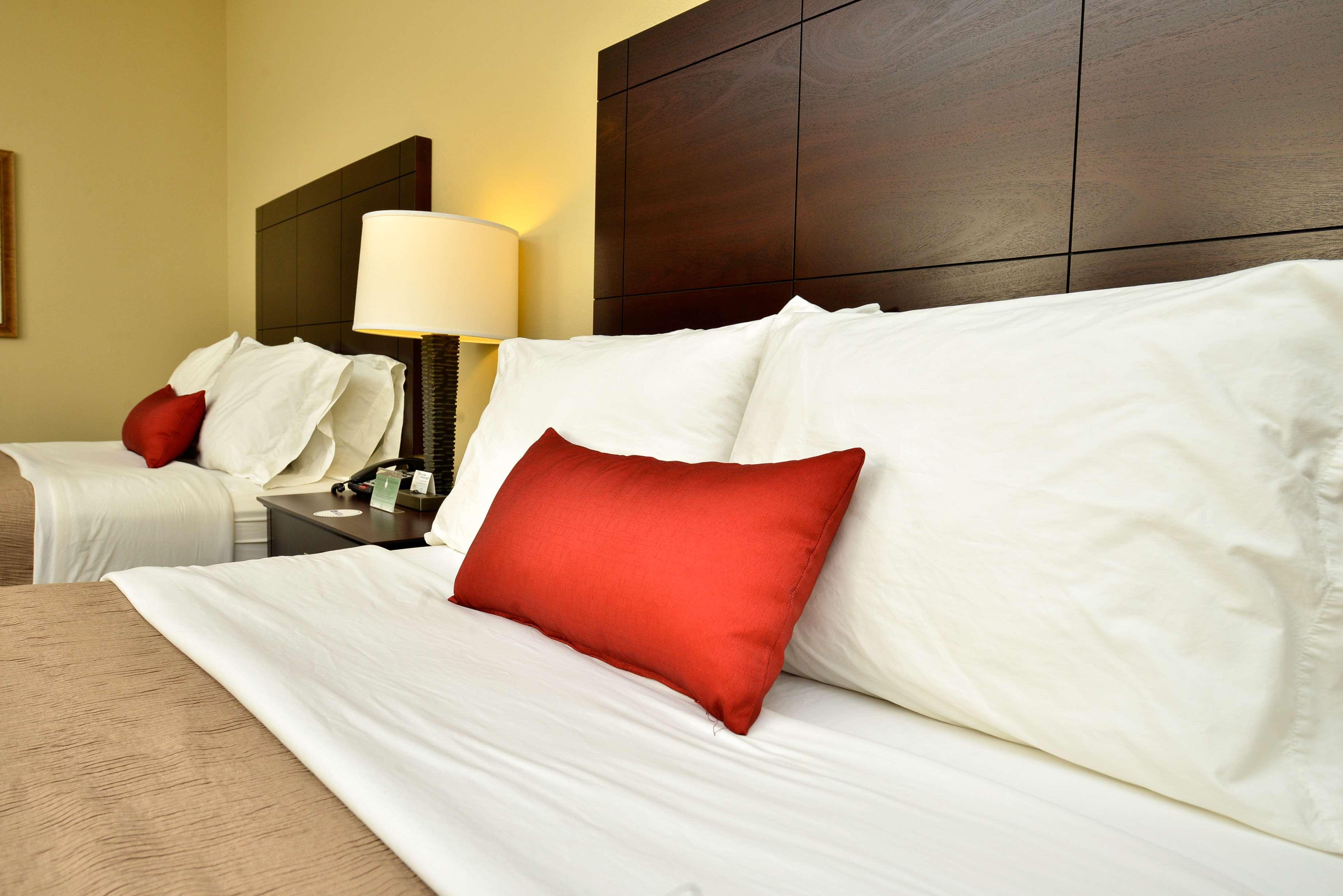Best Western Plus Louisa Exterior photo