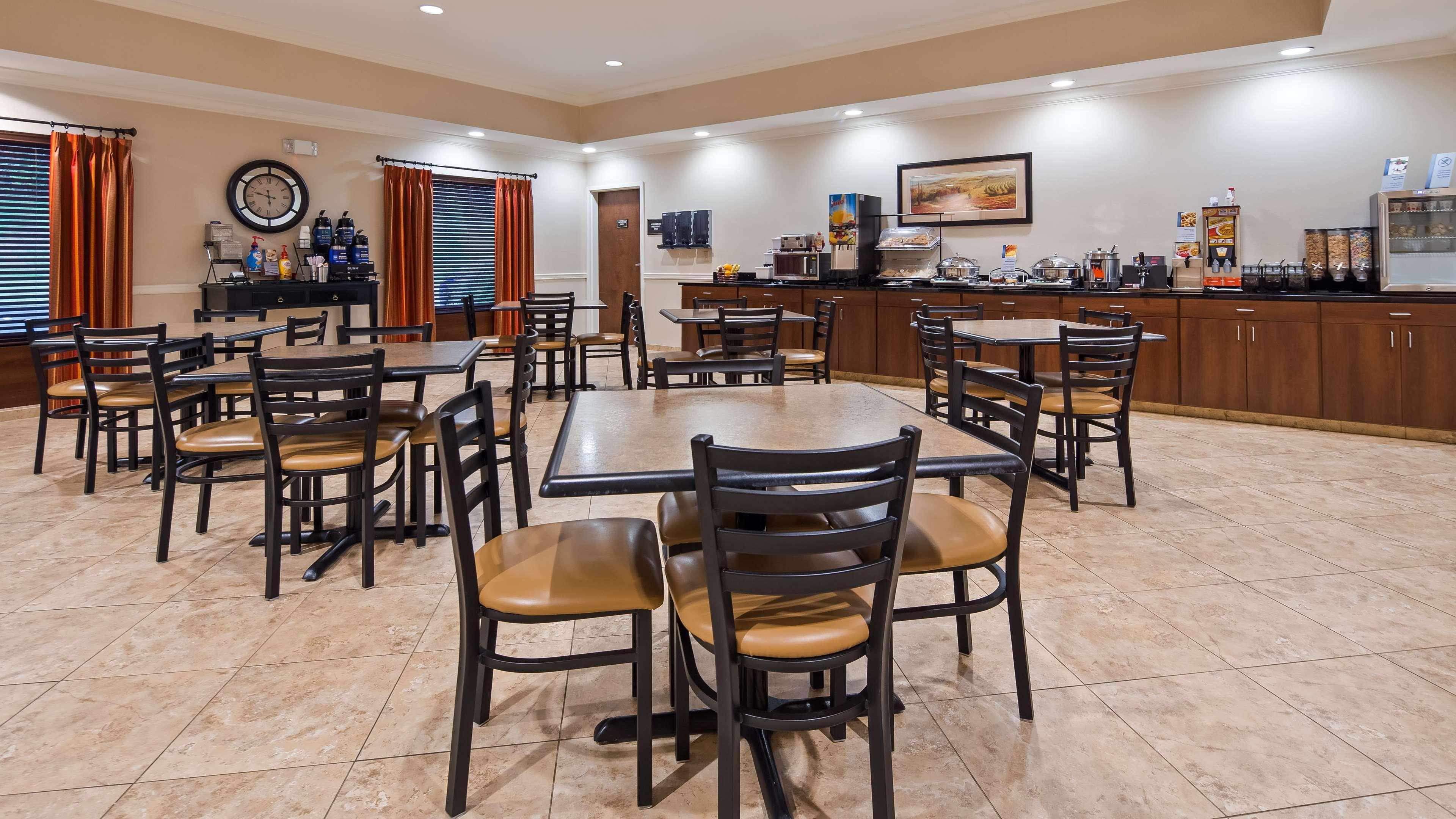Best Western Plus Louisa Exterior photo