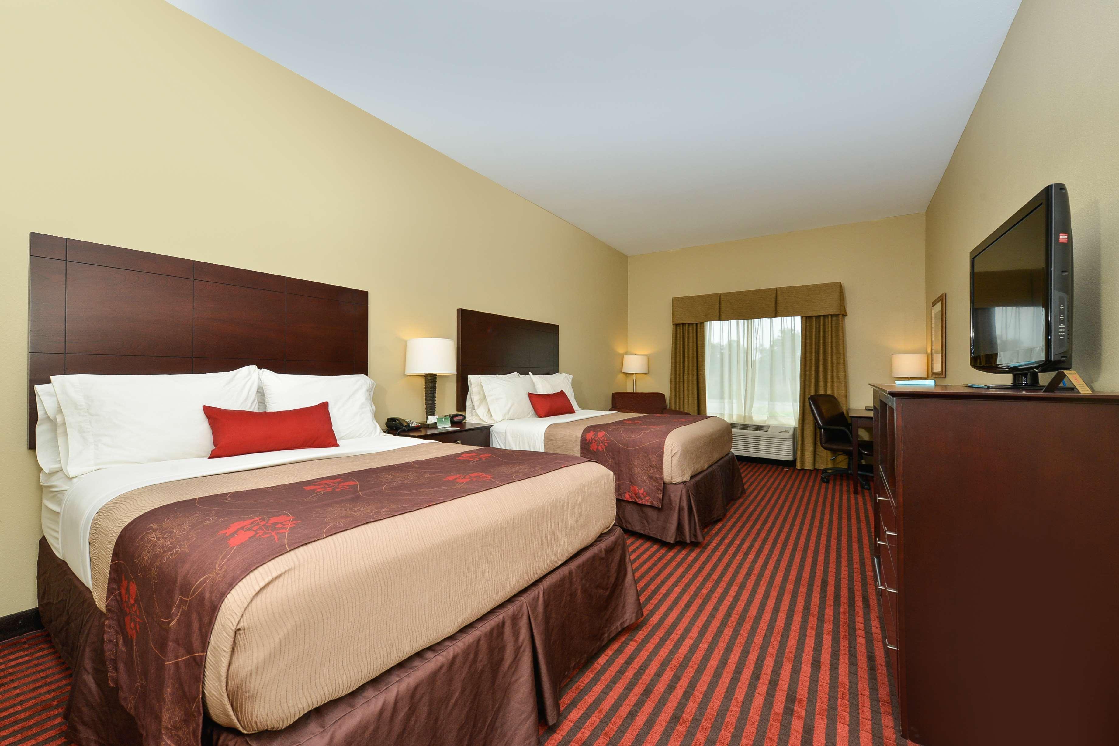 Best Western Plus Louisa Exterior photo