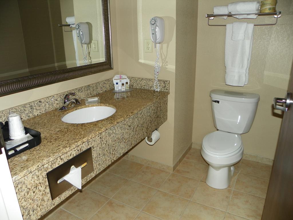Best Western Plus Louisa Exterior photo