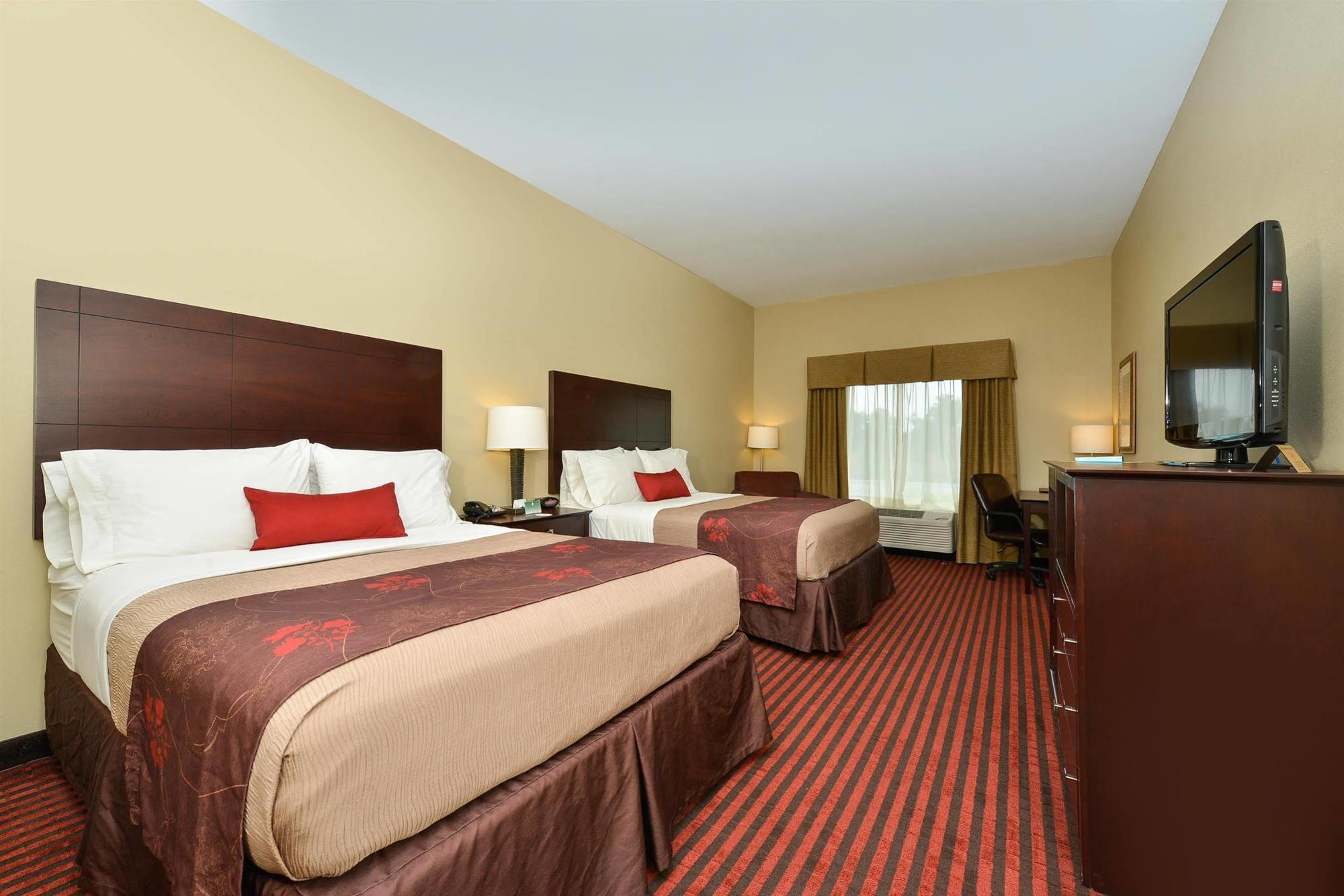 Best Western Plus Louisa Exterior photo